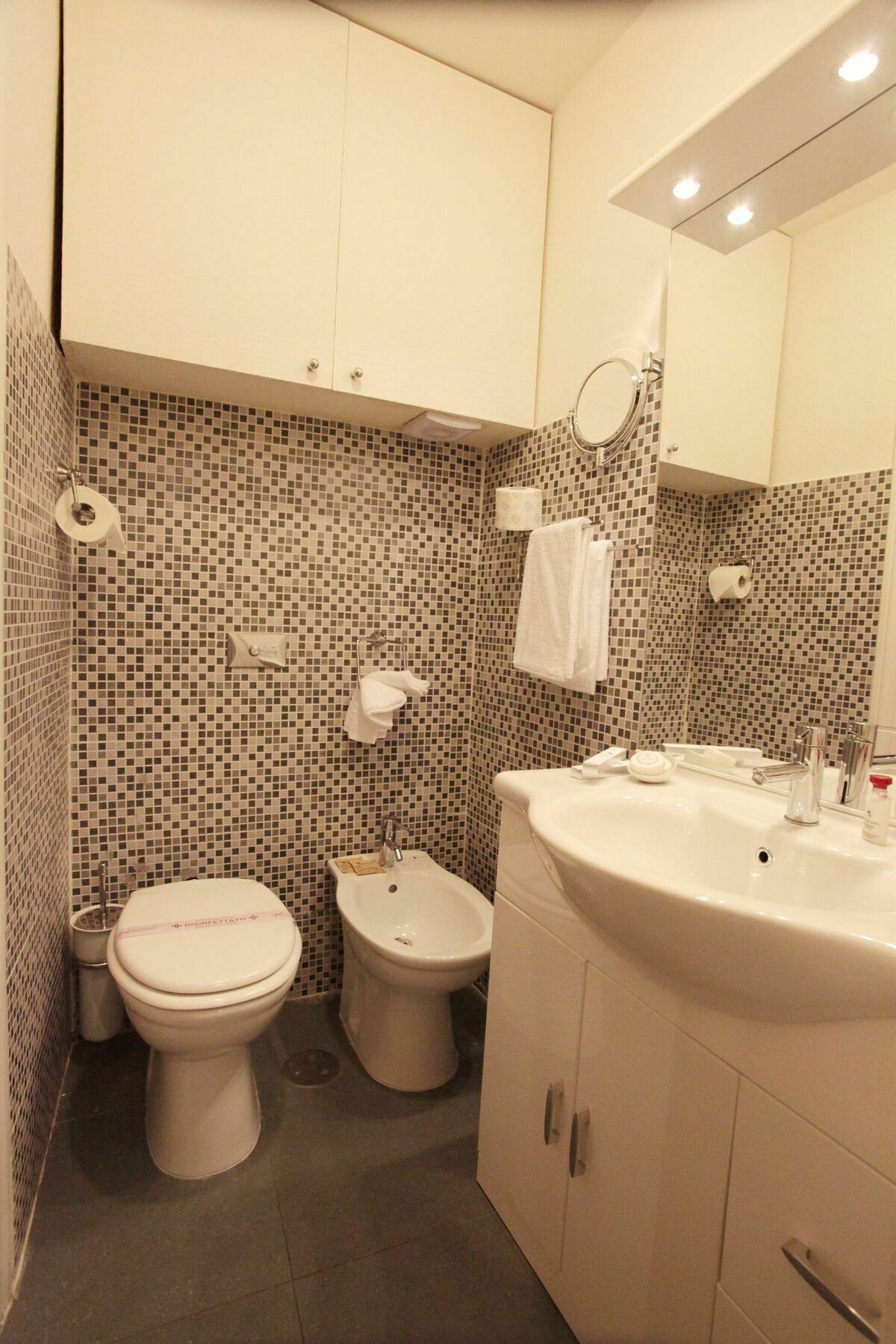 Luxury Fashion Suites Рим Екстериор снимка