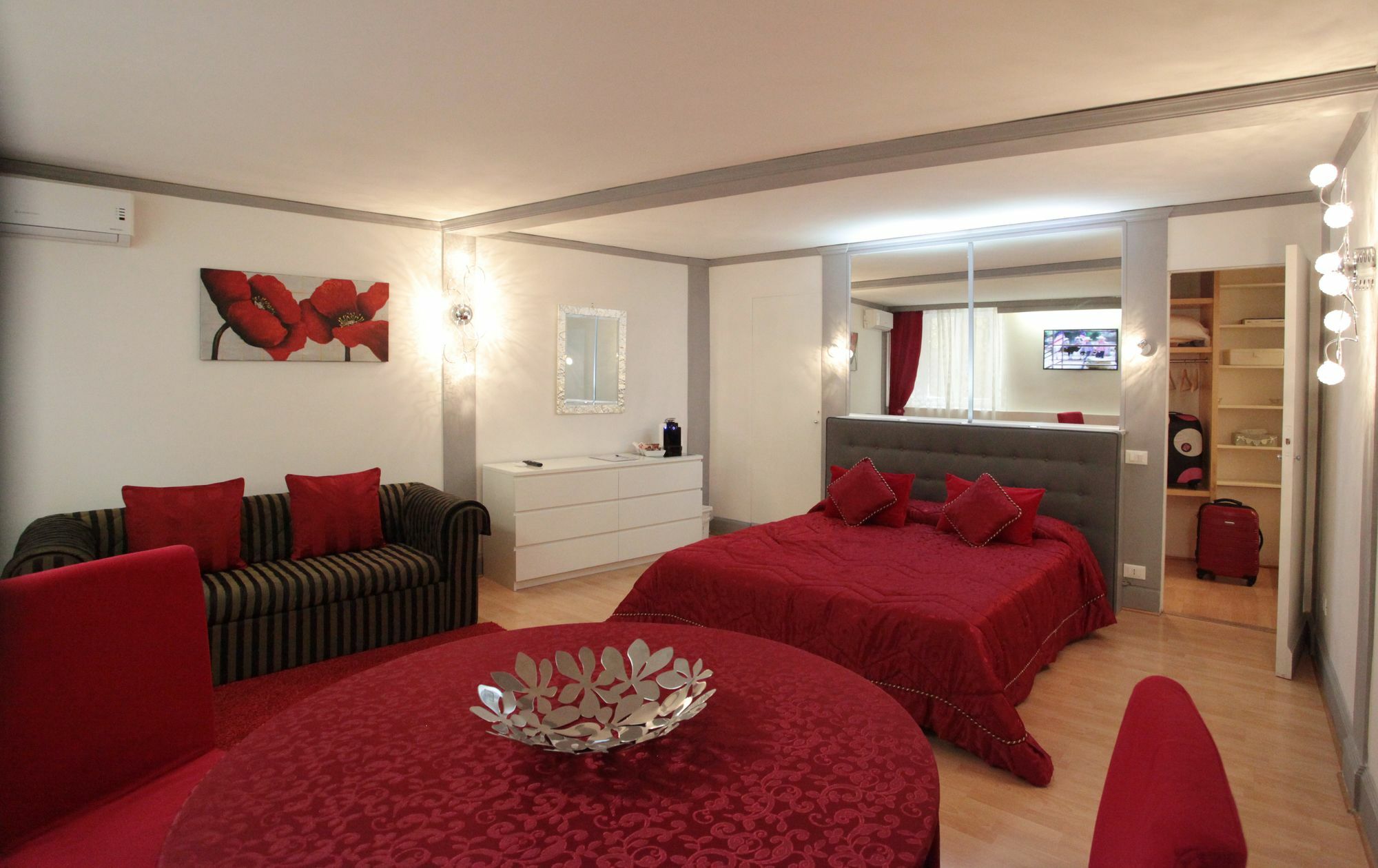 Luxury Fashion Suites Рим Екстериор снимка